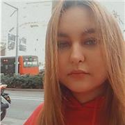 ¡Hola! Mi nombre es INES, tengo 24 años y soy estudiante de maestro en Madrid, vengo de París y deseo dar clases de idioma
